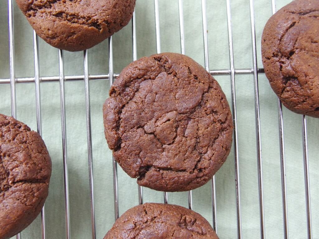 Healthy vegan chocolate cookies