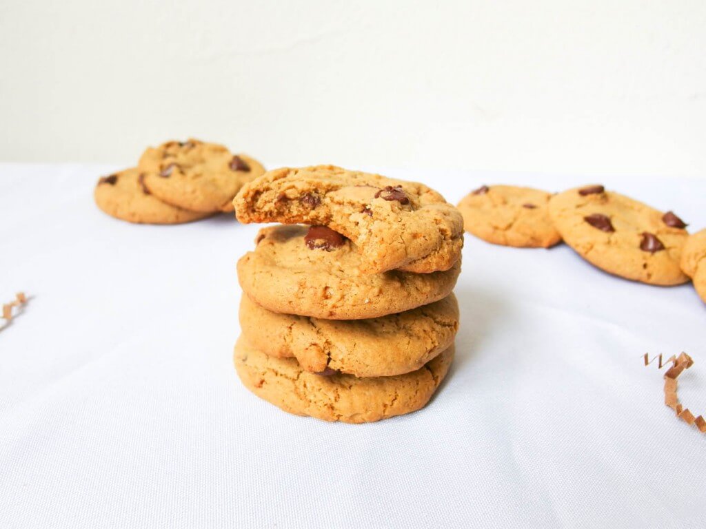 Coconut butter chocolate chip cookies - Yup, it's Vegan