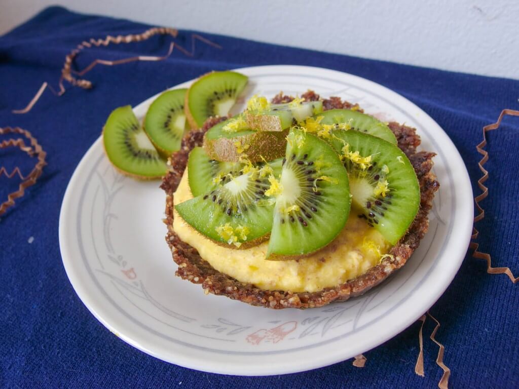 Sugar-free tropical raw mango tarts - Yup, it's Vegan