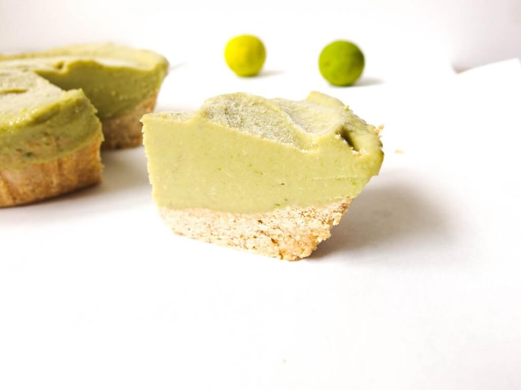 Avocado Key Lime Tarts with Coconut Graham Cracker Crust - Yup, it's Vegan