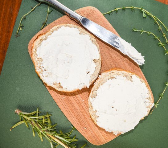 Simple 2-ingredient Cashew Cream Cheese | yupitsvegan.com. Easy cultured cashew cream cheese that tastes just like your old favorite and is unbelievably easy to make.