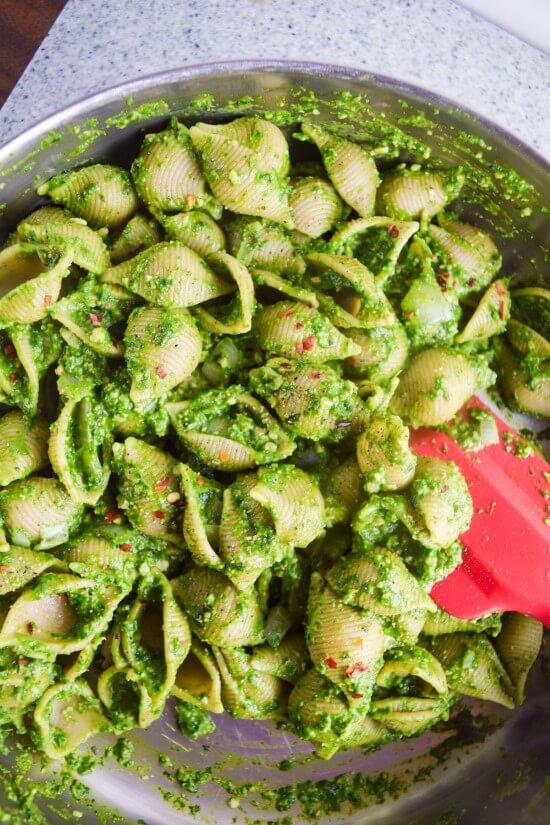 Easy Vegan Spinach Pesto Pasta