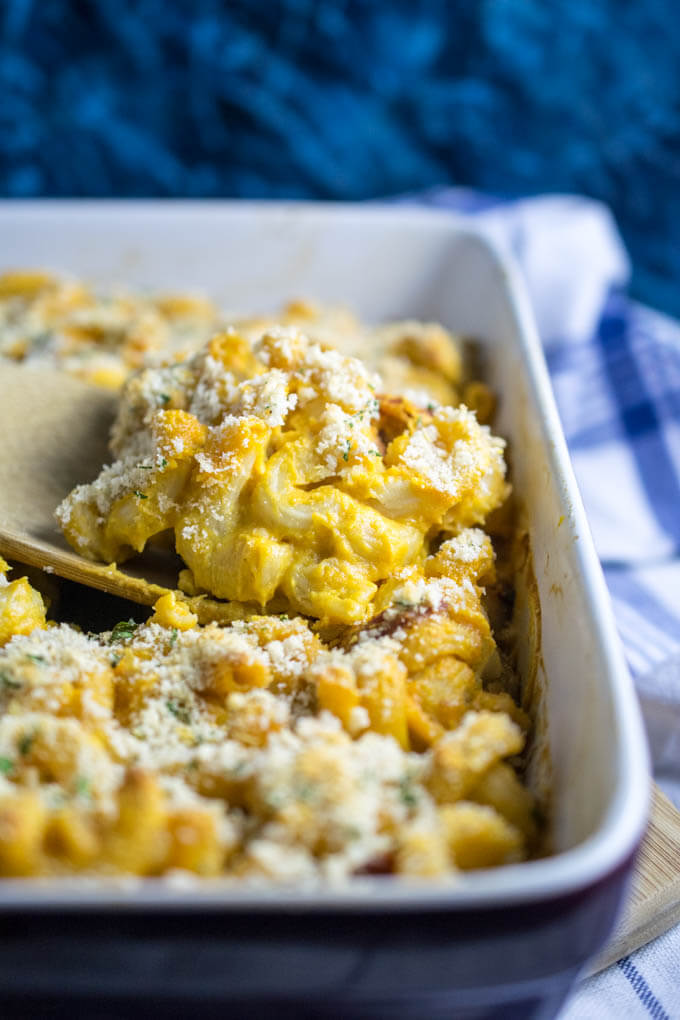 Vegan Baked Mac and Cheese | Yup, it's Vegan. Hearty baked vegan mac and cheese made from scratch, with a luscious dairy-free roasted red pepper cheese sauce. Gluten-free, soy-free, and oil-free options.
