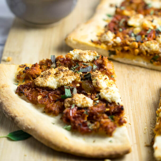Sicilian Cauliflower Pizza | Yup, it's Vegan