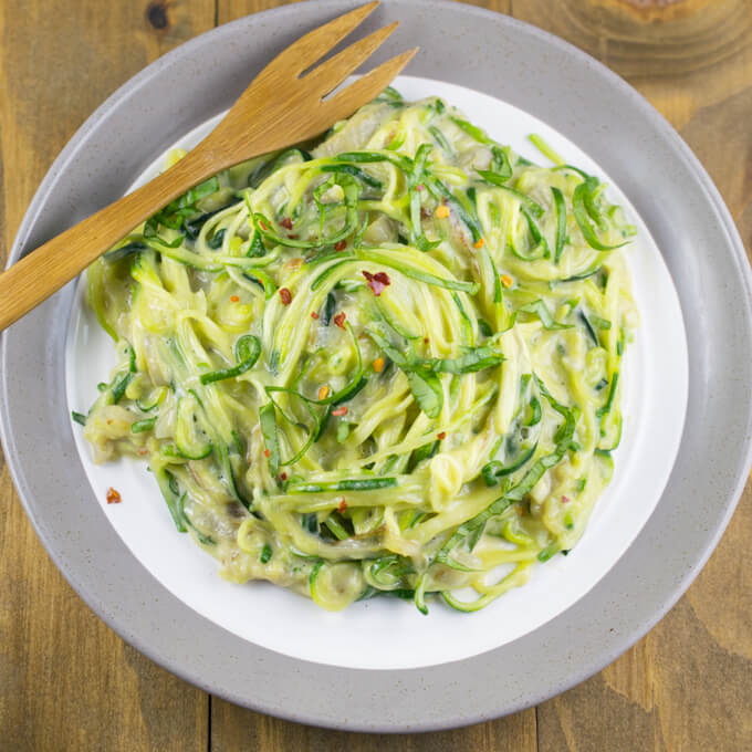 https://yupitsvegan.com/wp-content/uploads/2019/01/one-pot-creamy-garlic-zucchini-noodles-square.jpg